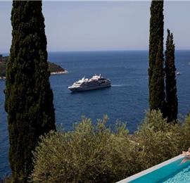 Luxury 4 Bedroom Villa with Infinity Pool, Sauna and Sea Views in Sveti Jakov, near Dubrovnik, Sleeps 8